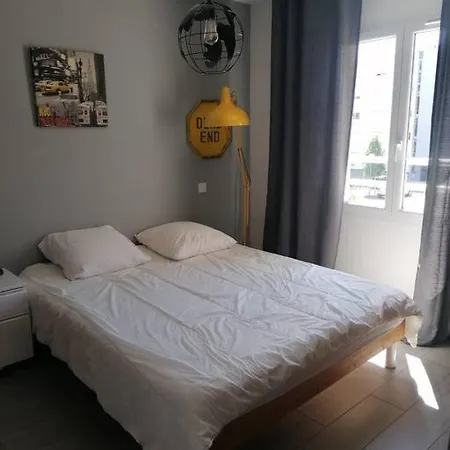 Jolie Maison De 4 Chambres Avec Jacuzzi Λα Ροσέλ