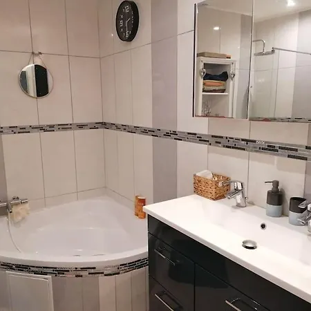 Σπίτι διακοπών Jolie Maison De 4 Chambres Avec Jacuzzi Λα Ροσέλ