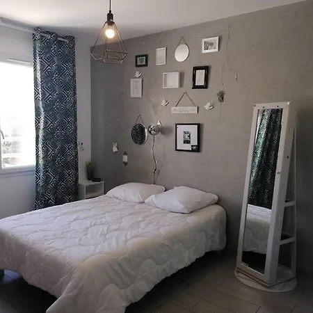 Jolie Maison De 4 Chambres Avec Jacuzzi Σπίτι διακοπών *