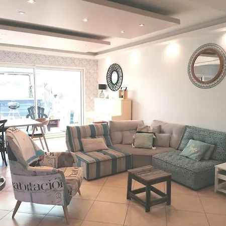 Jolie Maison De 4 Chambres Avec Jacuzzi Σπίτι διακοπών *